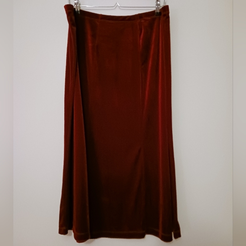 Elegant White Stag Velvet Skirt in Rich Burgundy